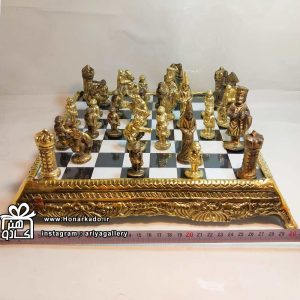 مجسمه شطرنج برنجی با مهره